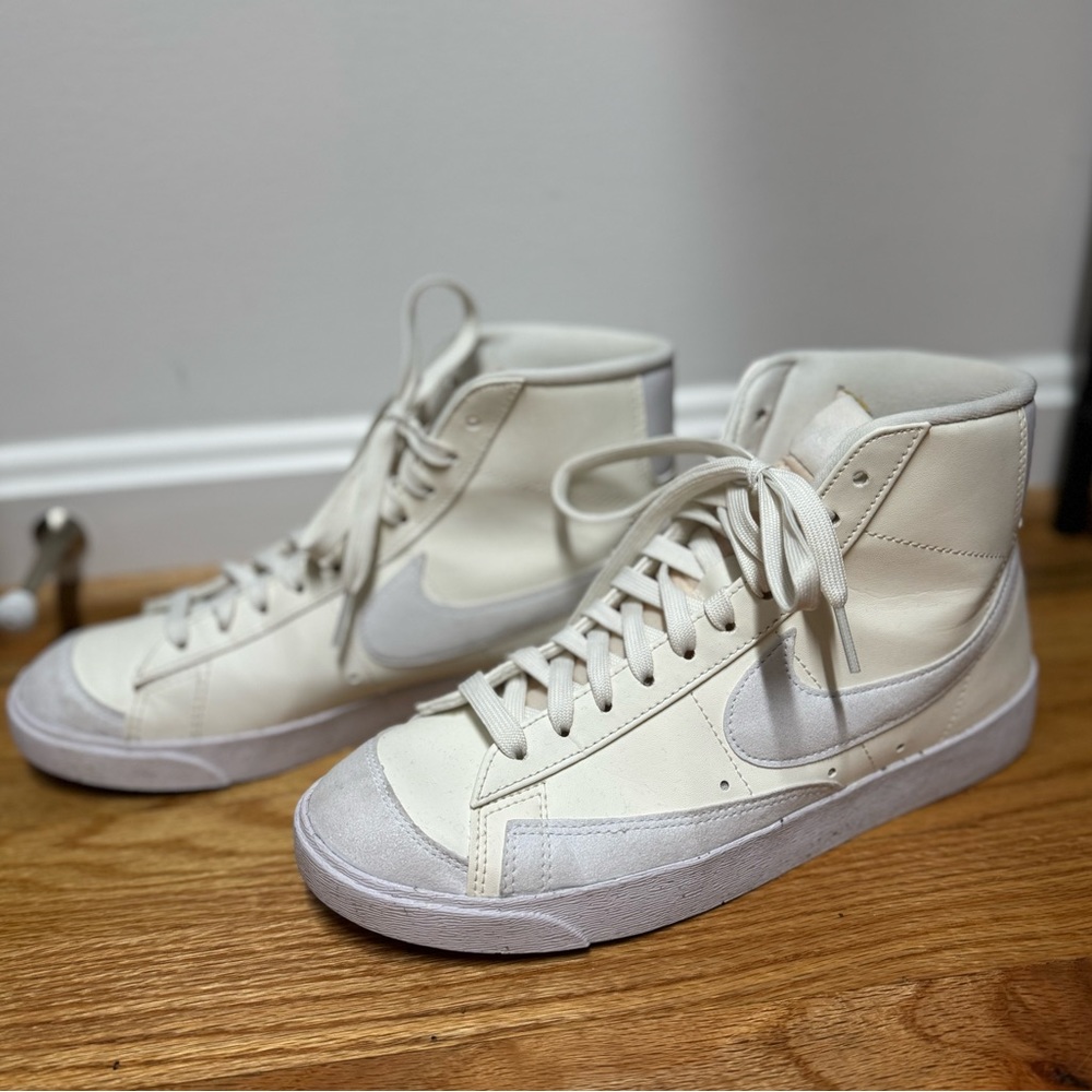 Nike women’s blazers Size 9